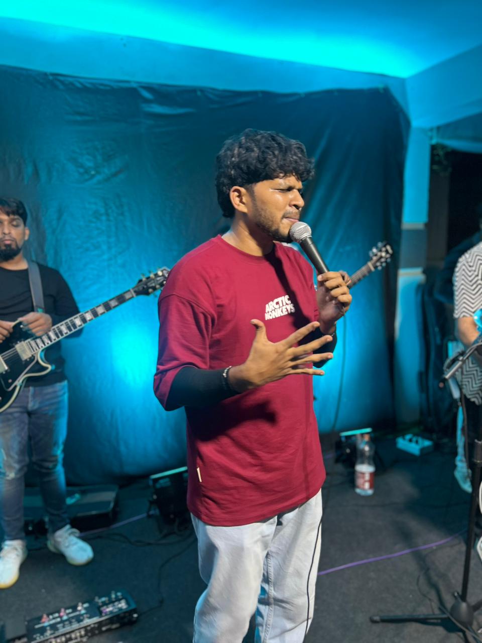 Lead Vocalist Performing
